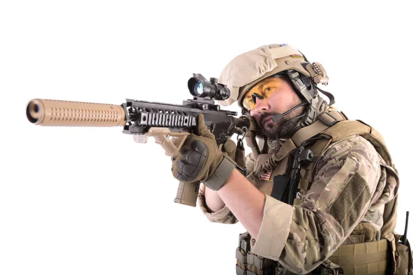 Retrato Soldado Segurando Arma Contra Fundo Branco Isolado Soldado Dos — Fotografia de Stock