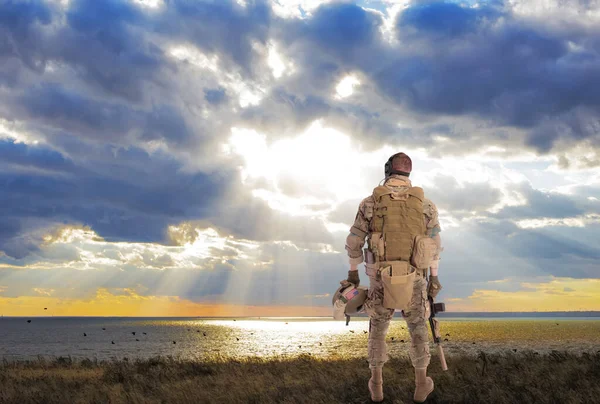 Retrato Soldado Americano Fotografiado Desde Atrás Mirando Hacia Atardecer Nosotros Fotos de stock libres de derechos