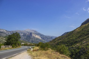 Dağ manzarası yaz gün.