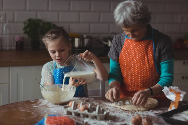 Grandmother Granddaughter Preparing Cookies Kitchen Home — Stock Photo, Image