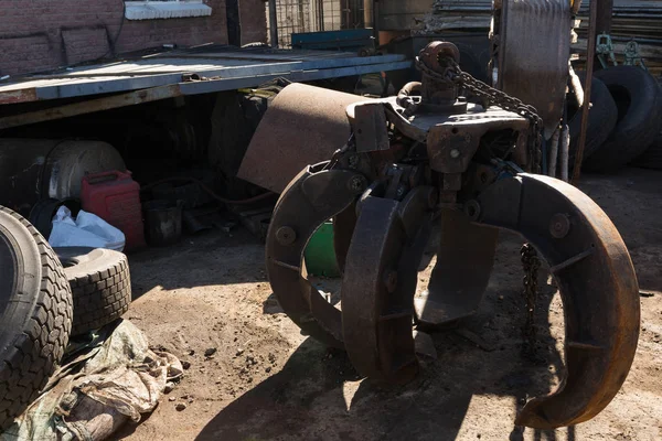 Rusty Machine Part Scrapyard Sunny Day — Stock Photo, Image