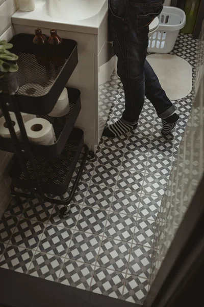 Man Standing Sink Washroom Home — Stock Photo, Image