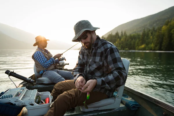 Deux Pêcheurs Pêchent Dans Rivière Par Une Journée Ensoleillée — Photo