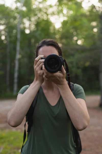 Close Woman Clicking Photos Camera Forest — Stock Photo, Image