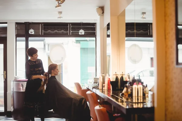 Peluquería Femenina Clientes Peinado Cabello Salón —  Fotos de Stock