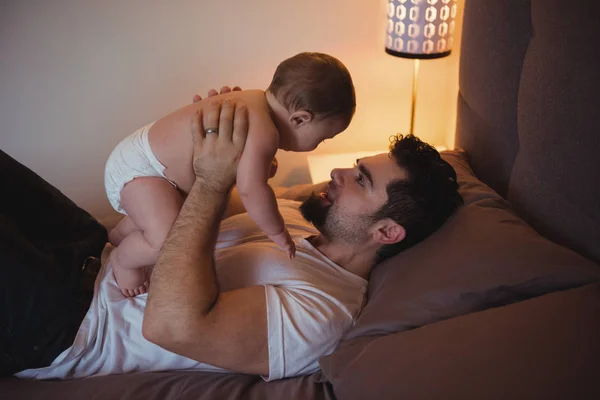 Father Playing Baby Boy Bedroom Home — Stock Photo, Image