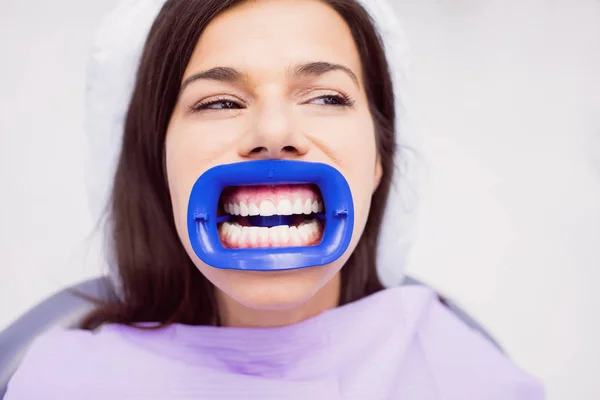 Paciente Sexo Feminino Tratamento Dentário Clínica Odontológica — Fotografia de Stock