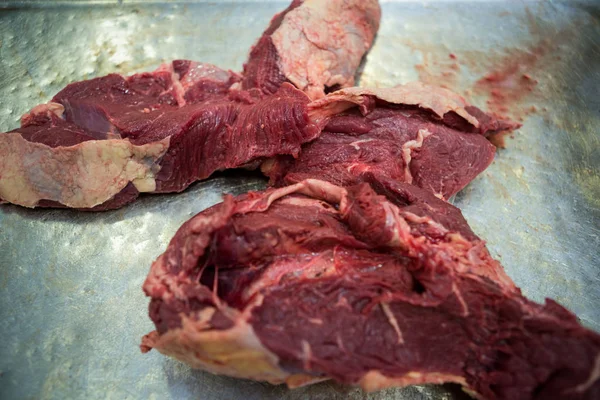 肉カット肉工場のワークトップ — ストック写真