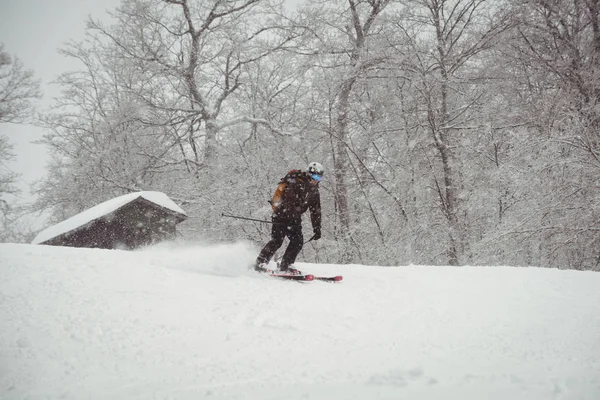 Man Skiing Mountain Ski Resort — Stock Photo, Image