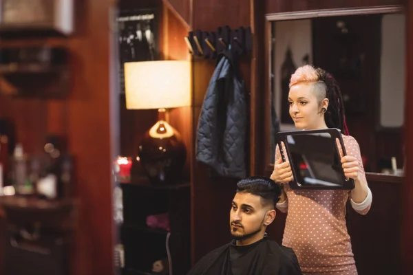 Female Barber Showing Man His Haircut Mirror Barber Shop — Stock Photo, Image