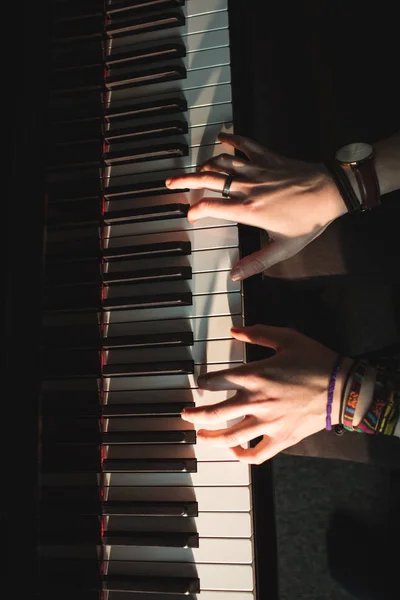 Woman Playing Piano Music Studio — Stock Photo, Image