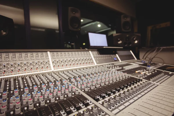 Sound Mixer Een Studio Met Laptop — Stockfoto