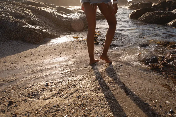 Low Section Woman Standing Beach — Stock Photo, Image