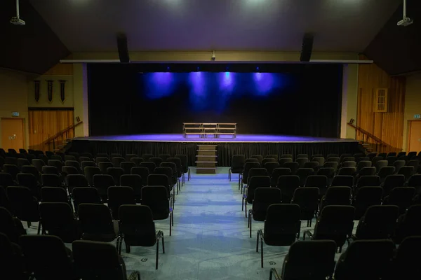 Tomma Platser Och Scen Skolteater Från Baksidan Auditoriet Gymnasieskola Med — Stockfoto