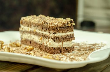 fındık ve çikolata ile kek