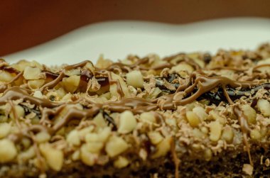 fındık ve çikolata ile kek