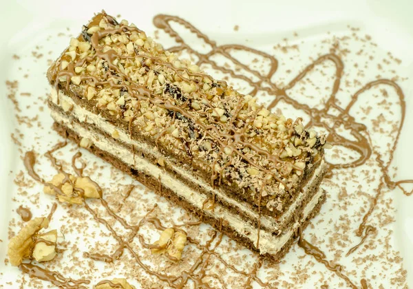 Kuchen Mit Nüssen Und Schokolade — Stockfoto