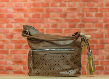 Kadınlar çanta mümkündür