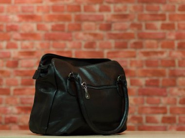 Kadınlar çanta mümkündür