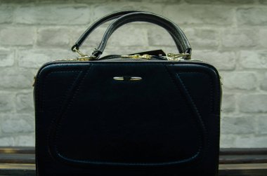 Moda kadınlar parlak çanta