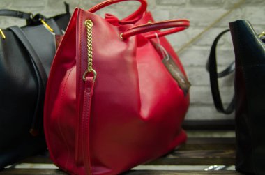 Moda kadınlar parlak çanta