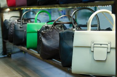 Moda kadınlar parlak çanta