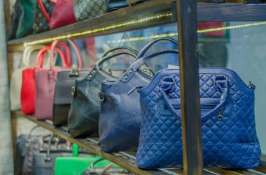 Moda kadınlar parlak çanta