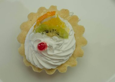 Pasta krema ve meyve