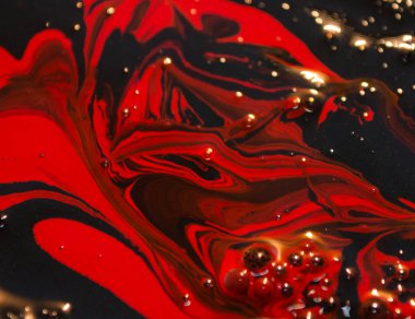 Kağıt üzerinde kırmızı boya