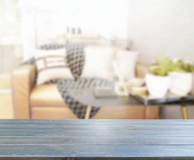 Arka planın Masa Üstü ve Bulanık Oturma Odası