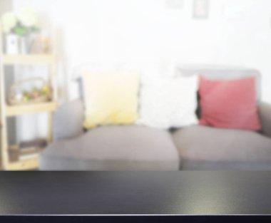 Arka planın Masa Üstü ve Bulanık Oturma Odası