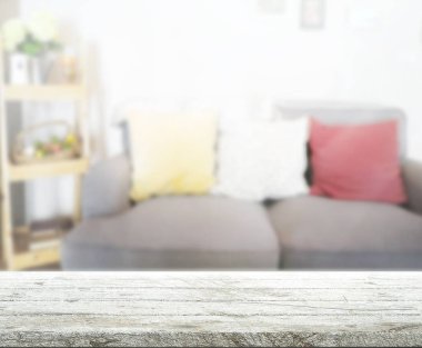 Arka planın Masa Üstü ve Bulanık Oturma Odası