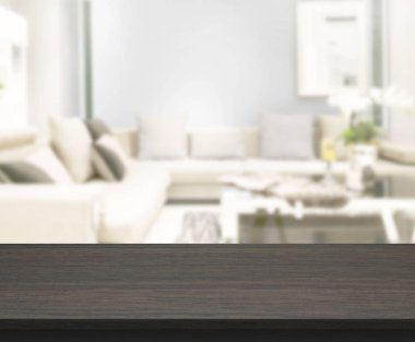 Arka planın Masa Üstü ve Bulanık Oturma Odası