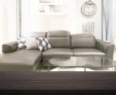 Arka planın Masa Üstü ve Bulanık Oturma Odası