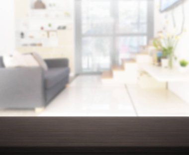 Arka planın Masa Üstü ve Bulanık Oturma Odası