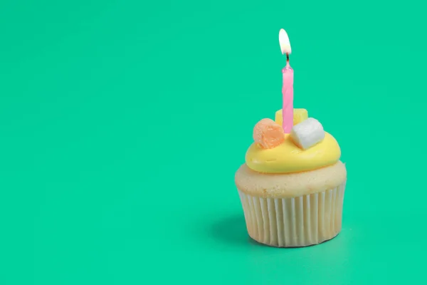 Geburtstagstorte Auf Farbe Für Hintergrund — Stockfoto