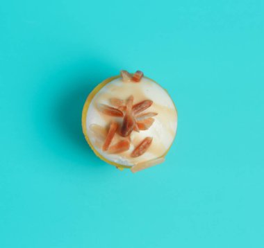 Doğum günü pastası için arka plan rengi üzerinde