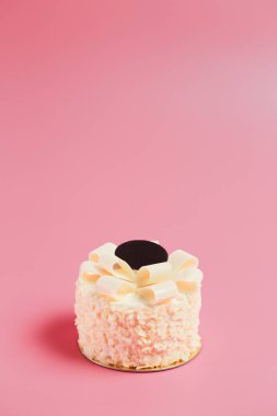 Doğum günü pastası için arka plan rengi üzerinde