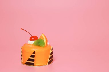 Doğum günü pastası üzerinde arka plan rengini