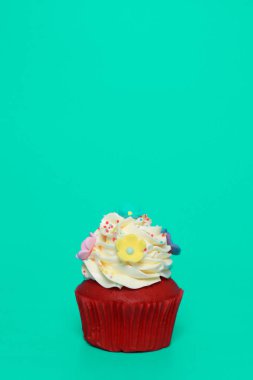 Doğum günü pastası üzerinde arka plan rengini