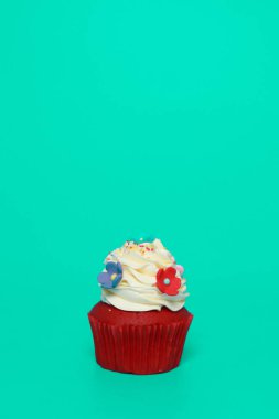 Doğum günü pastası üzerinde arka plan rengini