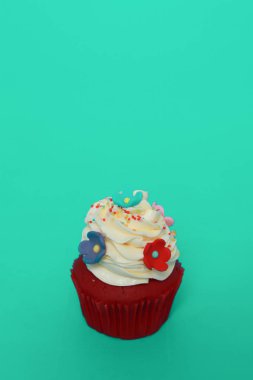 Doğum günü pastası üzerinde arka plan rengini