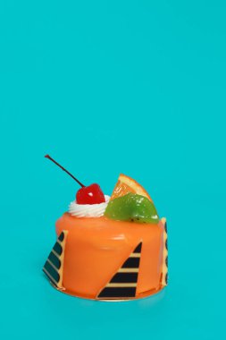 Doğum günü pastası üzerinde arka plan rengini