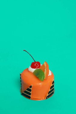 Doğum günü pastası üzerinde arka plan rengini