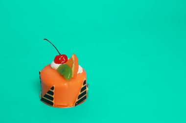 Doğum günü pastası üzerinde arka plan rengini