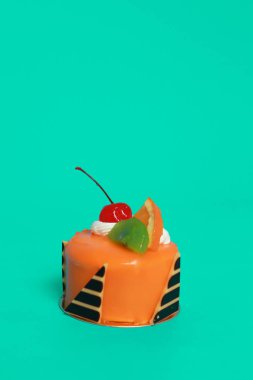 Doğum günü pastası üzerinde arka plan rengini