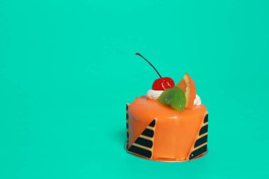 Doğum günü pastası üzerinde arka plan rengini