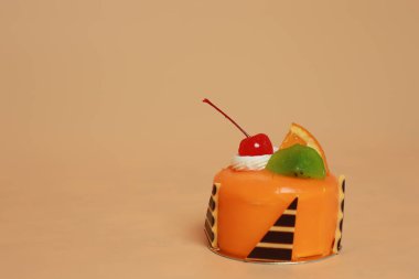 Doğum günü pastası üzerinde arka plan rengini