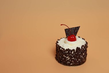 Doğum günü pastası üzerinde arka plan rengini