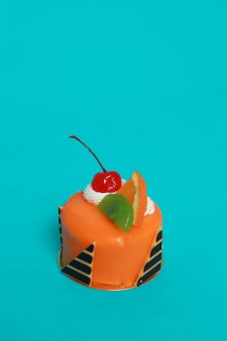 Doğum günü pastası üzerinde arka plan rengini